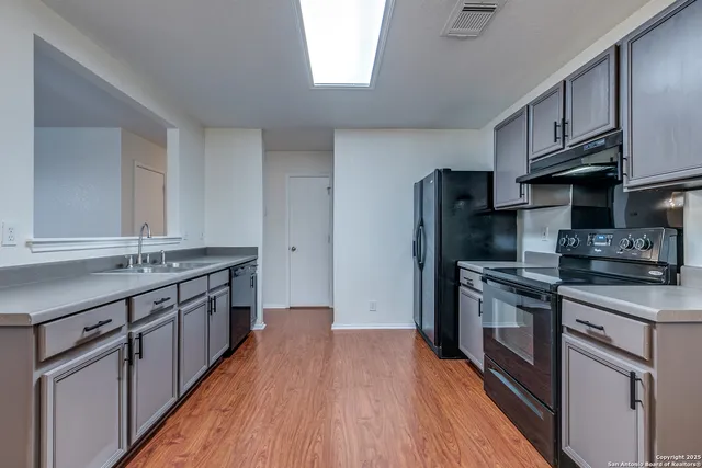 $276,500 | 10646 Manor Creek, San Antonio, TX 78245