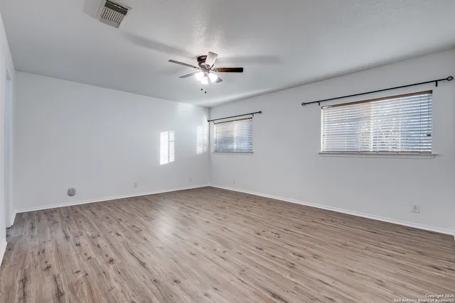 $276,500 | 10646 Manor Creek, San Antonio, TX 78245