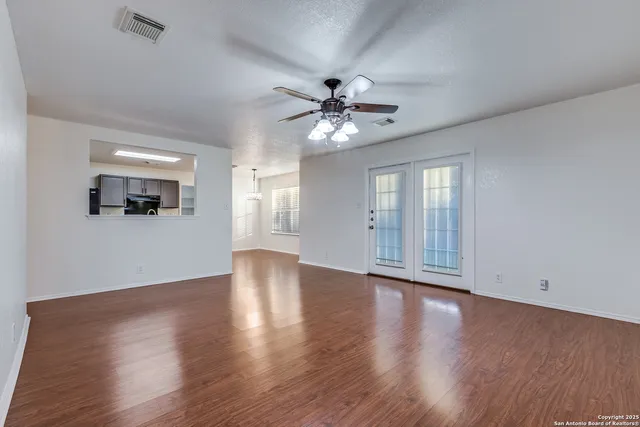 $276,500 | 10646 Manor Creek, San Antonio, TX 78245