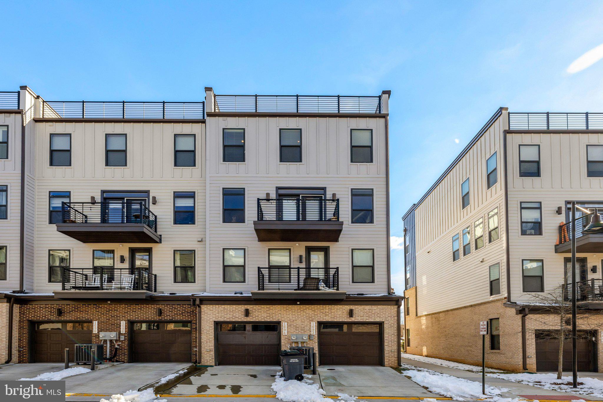 1694 Bandit Loop, Unit 17B Reston, VA 20190 - Photo 43 of 46 a view of a large building