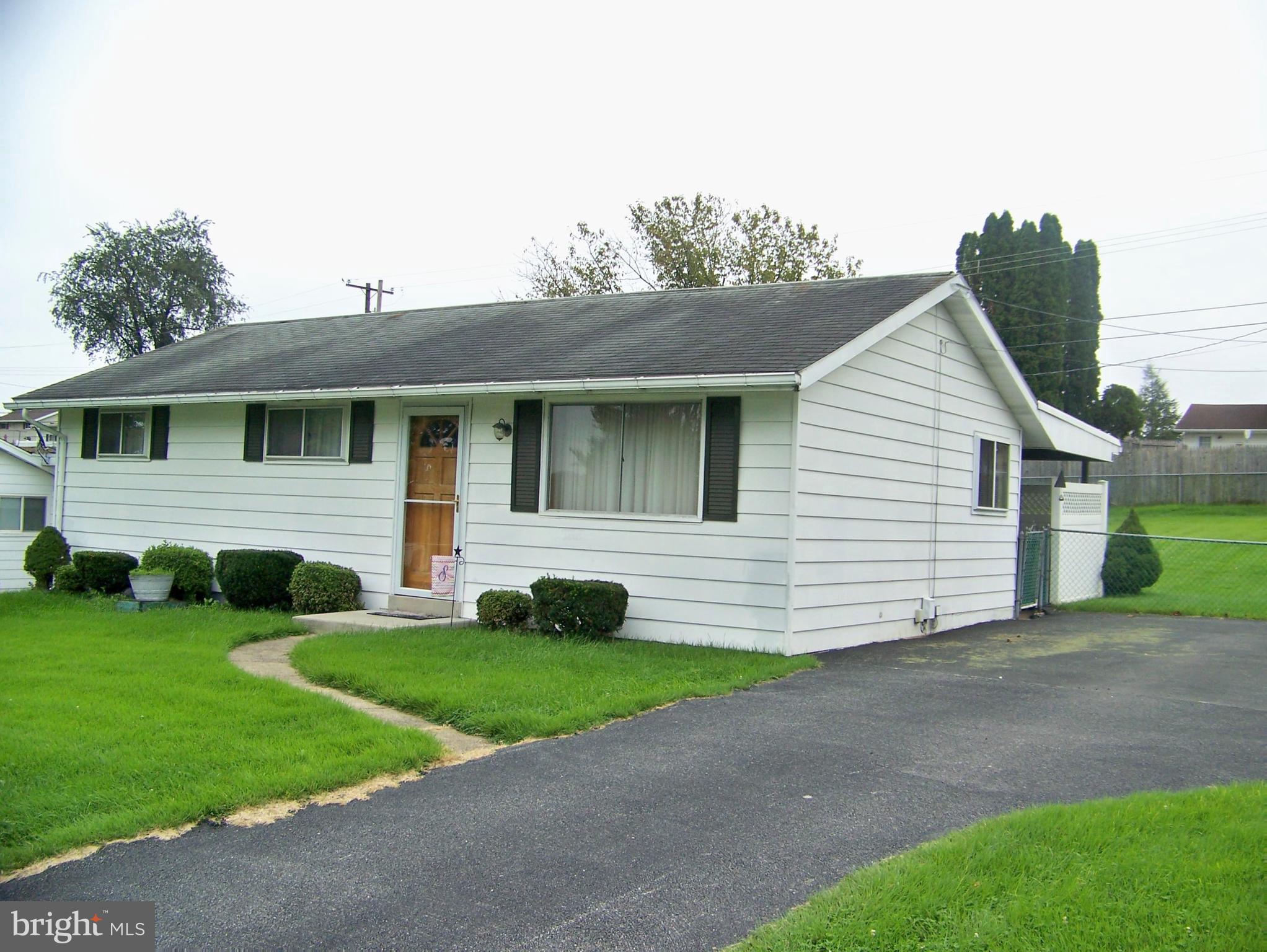 3180 Robin Road York, PA 17404 - Photo 3 of 28 Gallery Image 3
