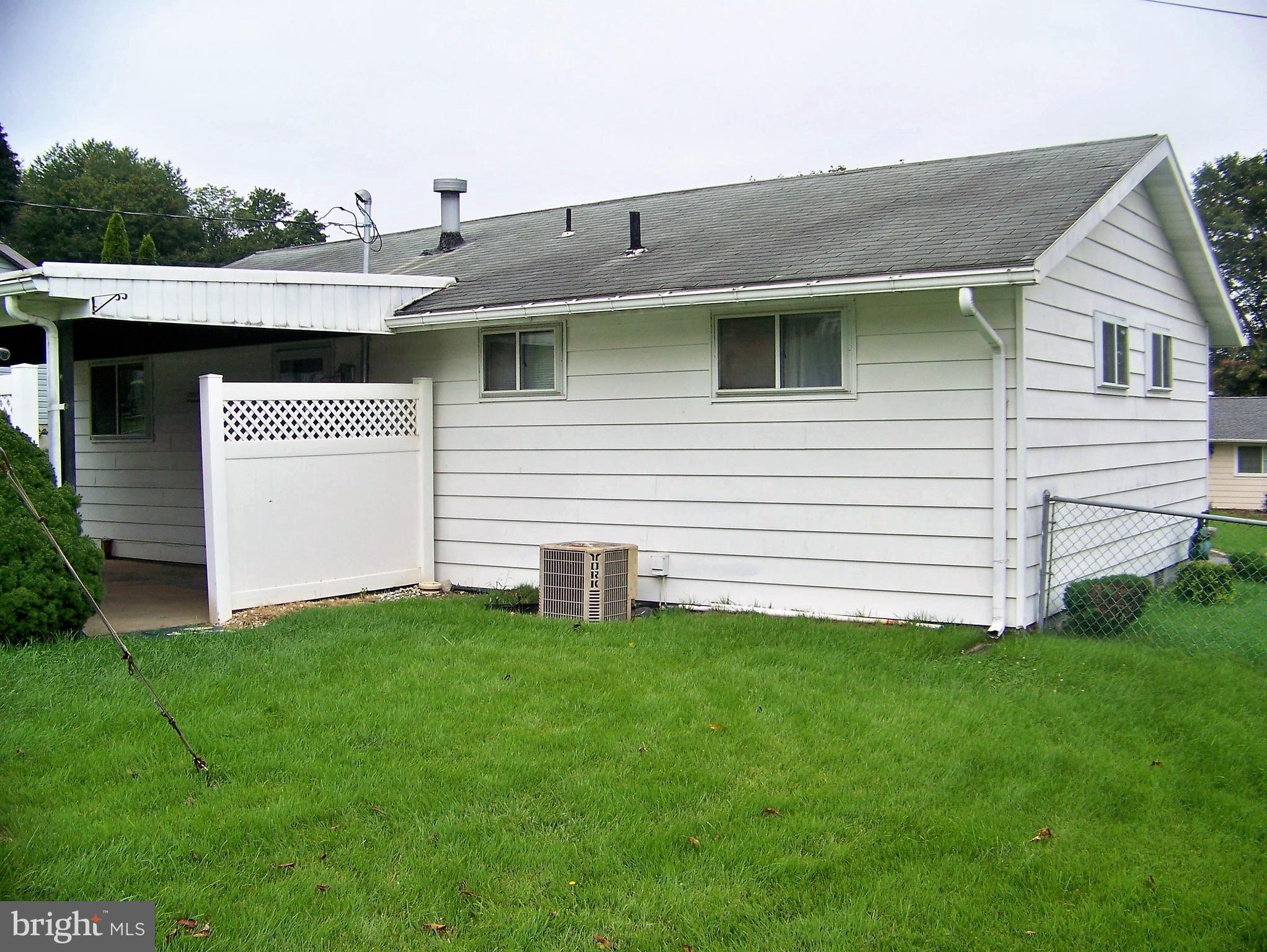 3180 Robin Road York, PA 17404 - Photo 5 of 28 Gallery Image 5