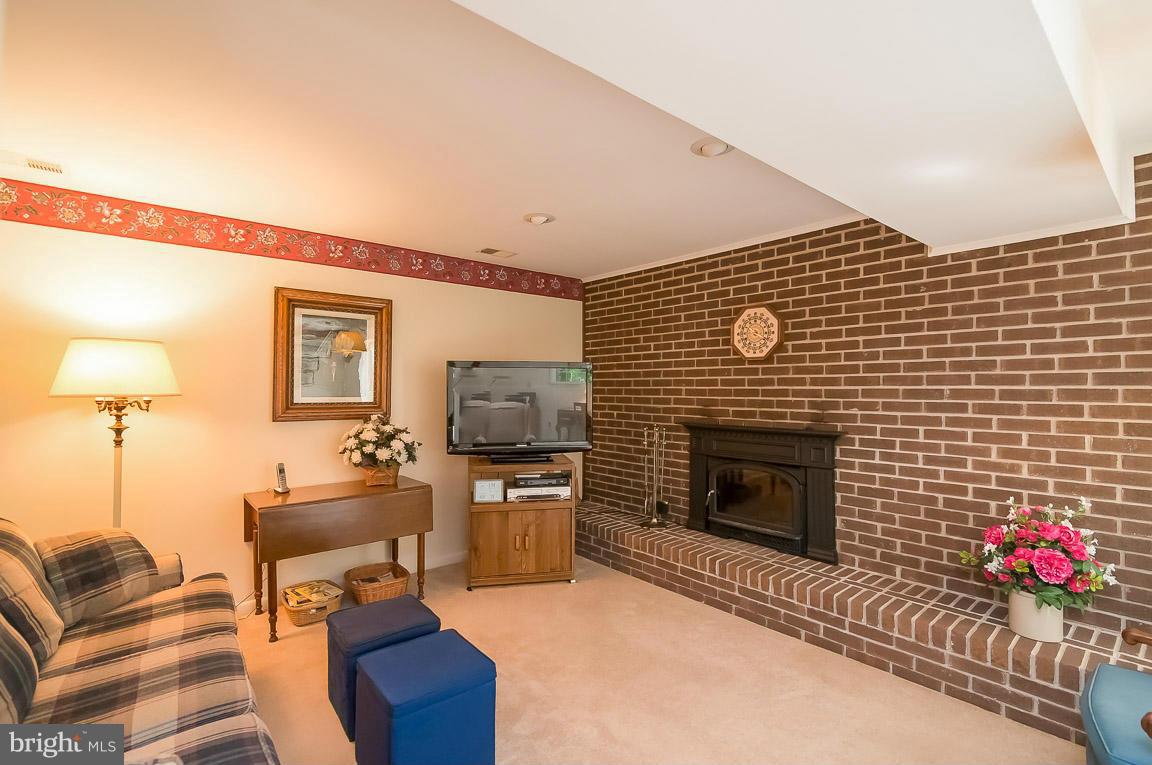 5144 Perry Road Mount Airy, MD 21771 - Photo 22 of 29 Family Room