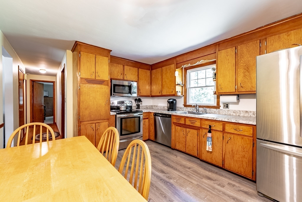 271 Bolton Street Springfield, MA 01119 - Photo 8 of 27 Gallery Image 8