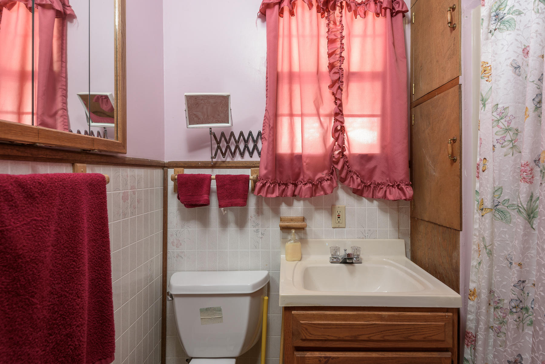 3964 Webb Road Chattanooga, TN 37416 - Photo 18 of 25 Guest Bathroom