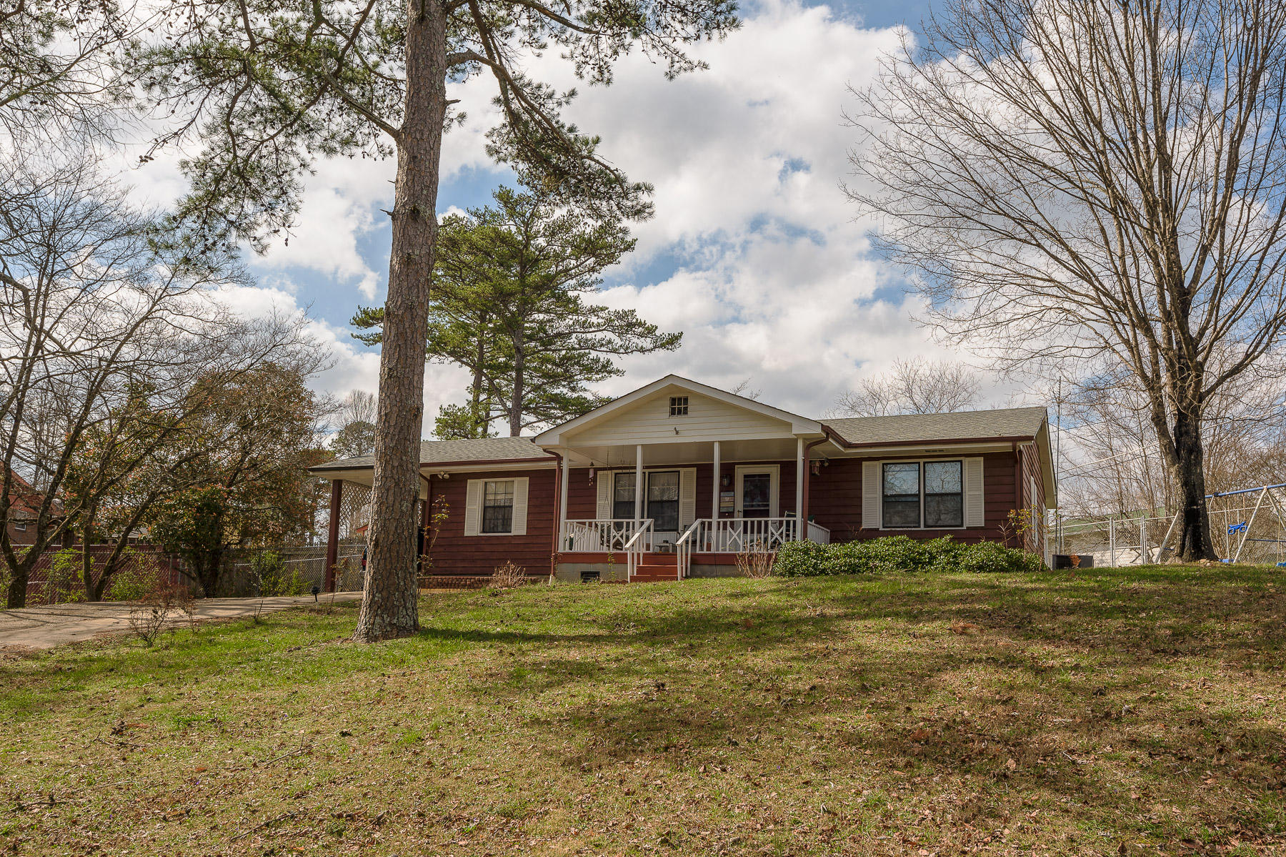 3964 Webb Road Chattanooga, TN 37416 - Photo 25 of 25 Front View