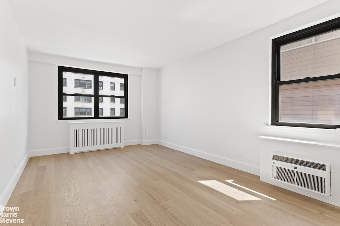 233 East 69th Street, Unit 8I Manhattan, NY 10021 - Photo 8 of 12