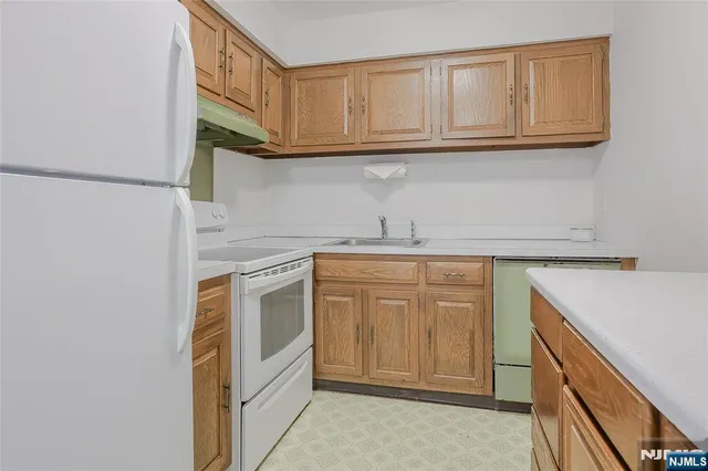 $278,500 | 87 North Maple Avenue, Park Ridge, NJ 07656