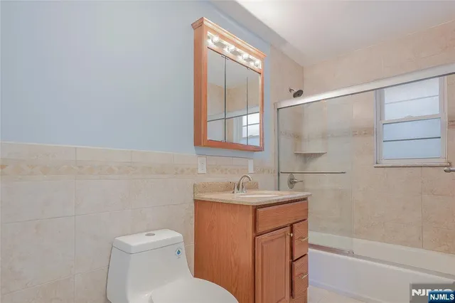 $278,500 | 87 North Maple Avenue, Park Ridge, NJ 07656