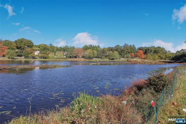 $278,500 | 87 North Maple Avenue, Park Ridge, NJ 07656