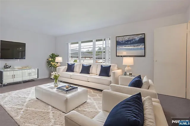 $278,500 | 87 North Maple Avenue, Park Ridge, NJ 07656