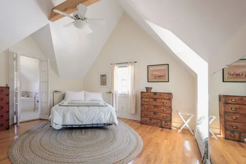 Undisclosed Address, Southampton, NY 11968