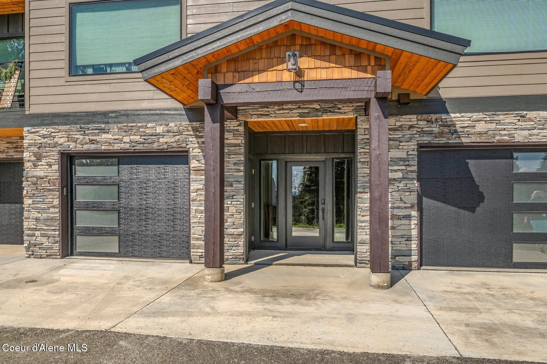 227 Crystal Springs Road, Unit 3 Sandpoint, ID 83864 - Photo 4 of 86 Main Condo Entry