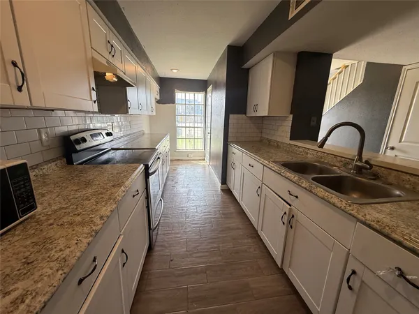 $84,900 | 11869 Algonquin Drive, Houston, TX 77089