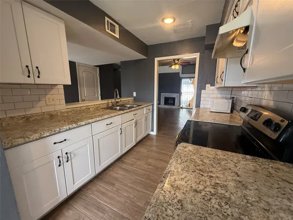 $84,900 | 11869 Algonquin Drive, Houston, TX 77089