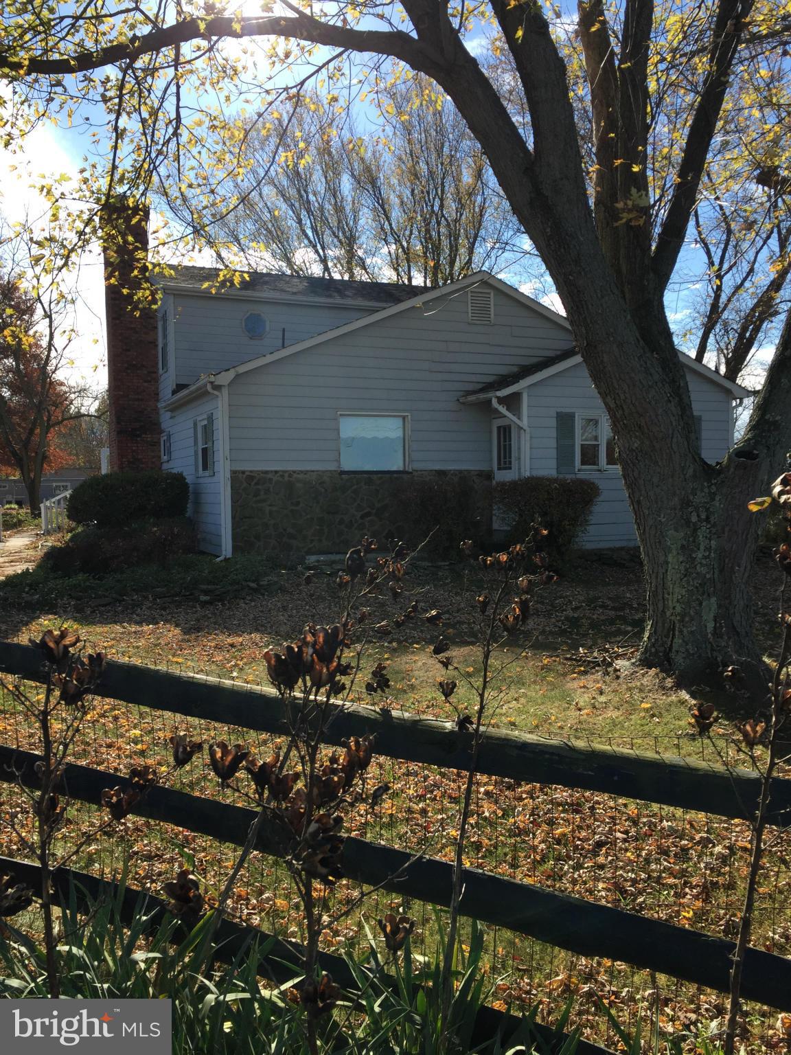 42579 Lucketts Road Leesburg, VA 20176 - Photo 2 of 29 Exterior (General)
