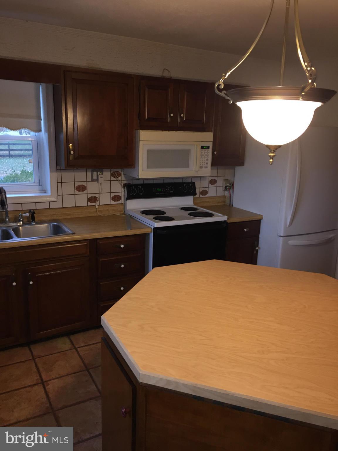 42579 Lucketts Road Leesburg, VA 20176 - Photo 28 of 29 Kitchen