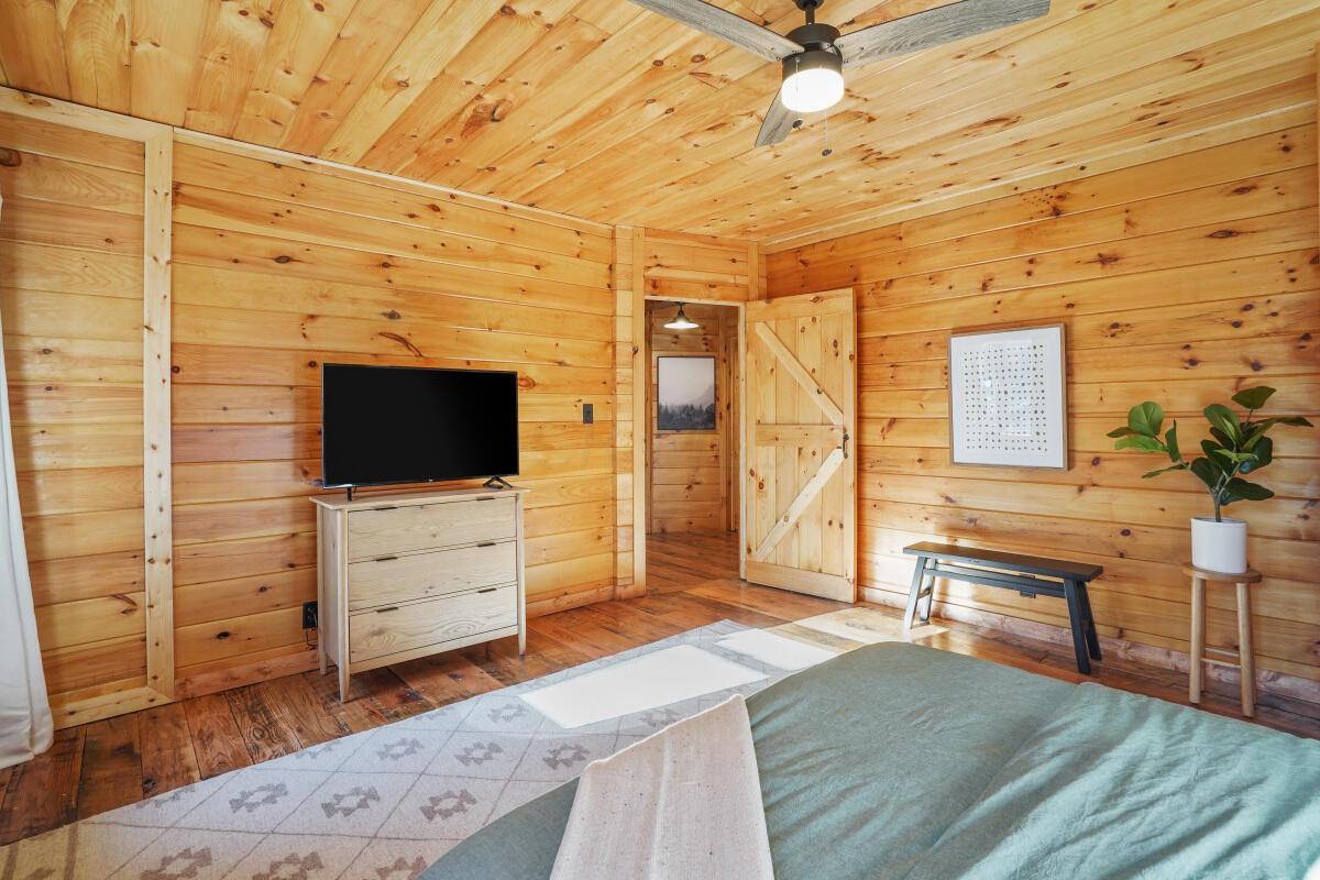 36933 Maysville-Greendale Road Logan, OH 43138 - Photo 33 of 51 First floor bedroom #2