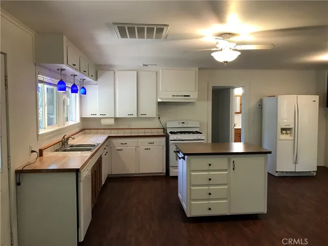 $1,950 | 7375 Scotts Valley Road, Lakeport, CA 95453