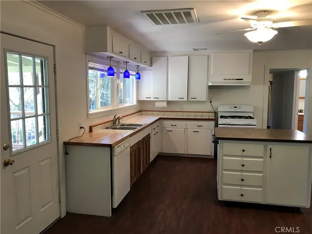 $1,950 | 7375 Scotts Valley Road, Lakeport, CA 95453