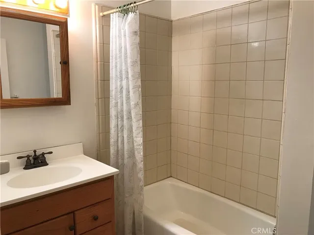 $1,950 | 7375 Scotts Valley Road, Lakeport, CA 95453