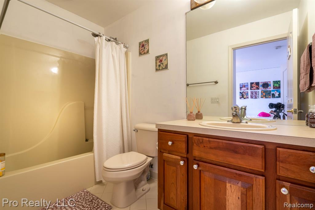 607 Bliss Drive Rochester Hills, MI 48307 - Photo 27 of 40