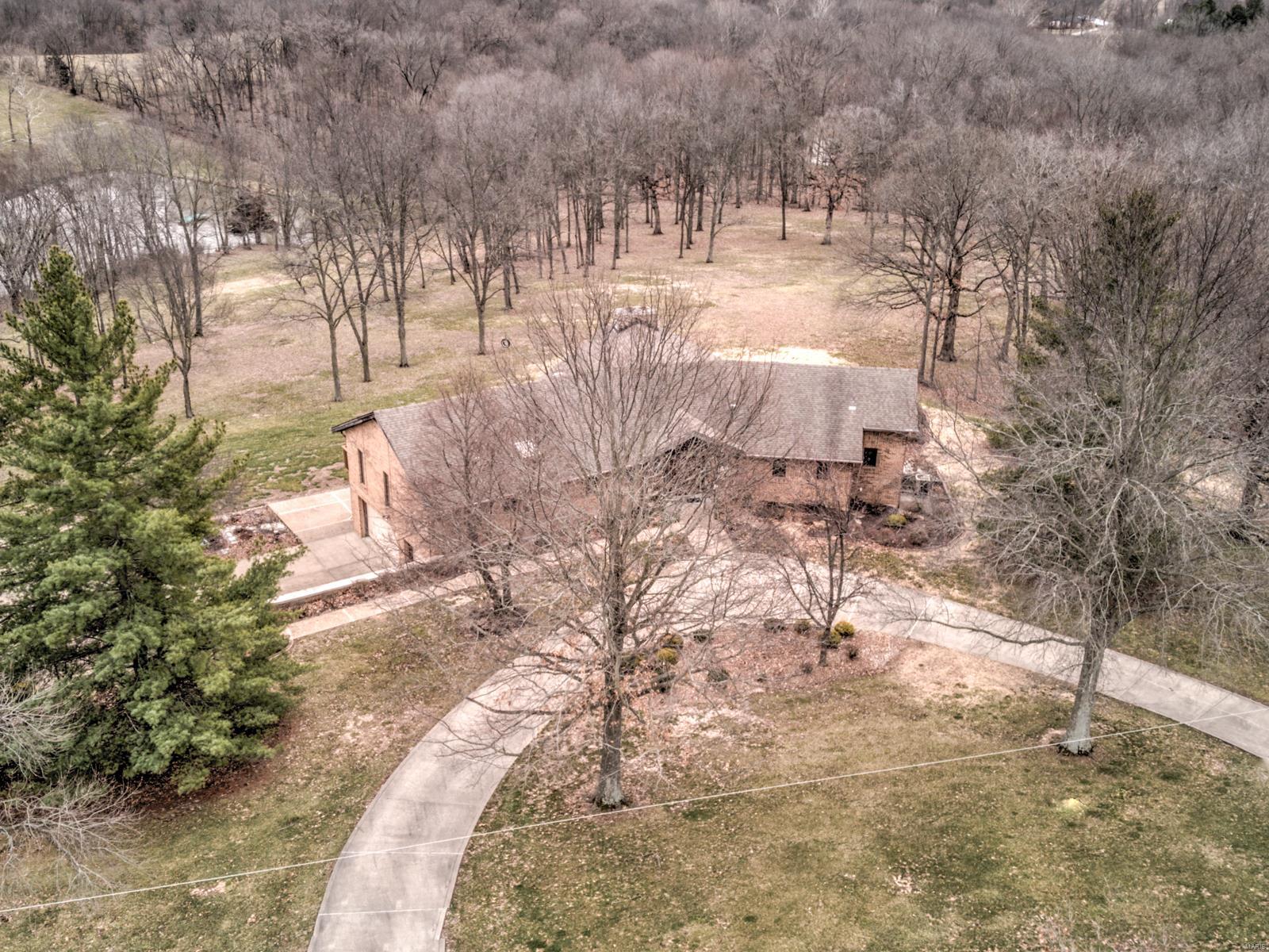 410 Holden Road Defiance, MO 63341 - Photo 2 of 25 Gallery Image 2