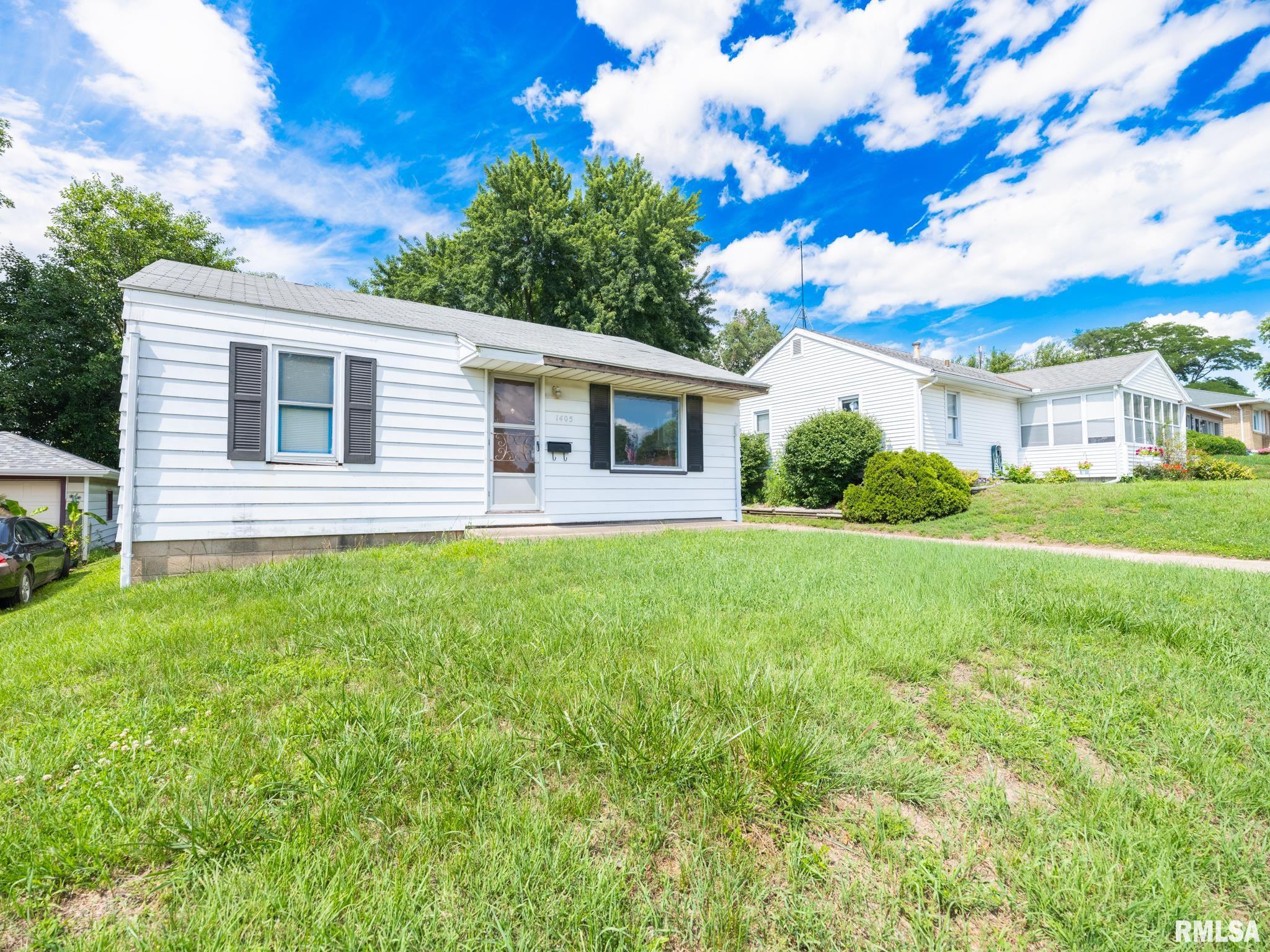 1405 Chestnut Street Pekin, IL 61554 - Photo 1 of 22