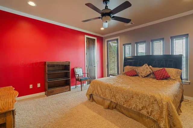 $825,000 | 2107 Plains Avenue, Hereford, TX 79045