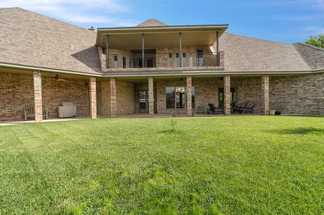 $825,000 | 2107 Plains Avenue, Hereford, TX 79045