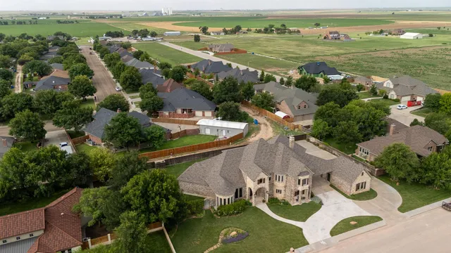 $825,000 | 2107 Plains Avenue, Hereford, TX 79045