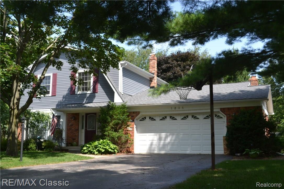 1235 Bay Ridge Drive Highland, MI 48356 - Photo 1 of 18 005.JPG
