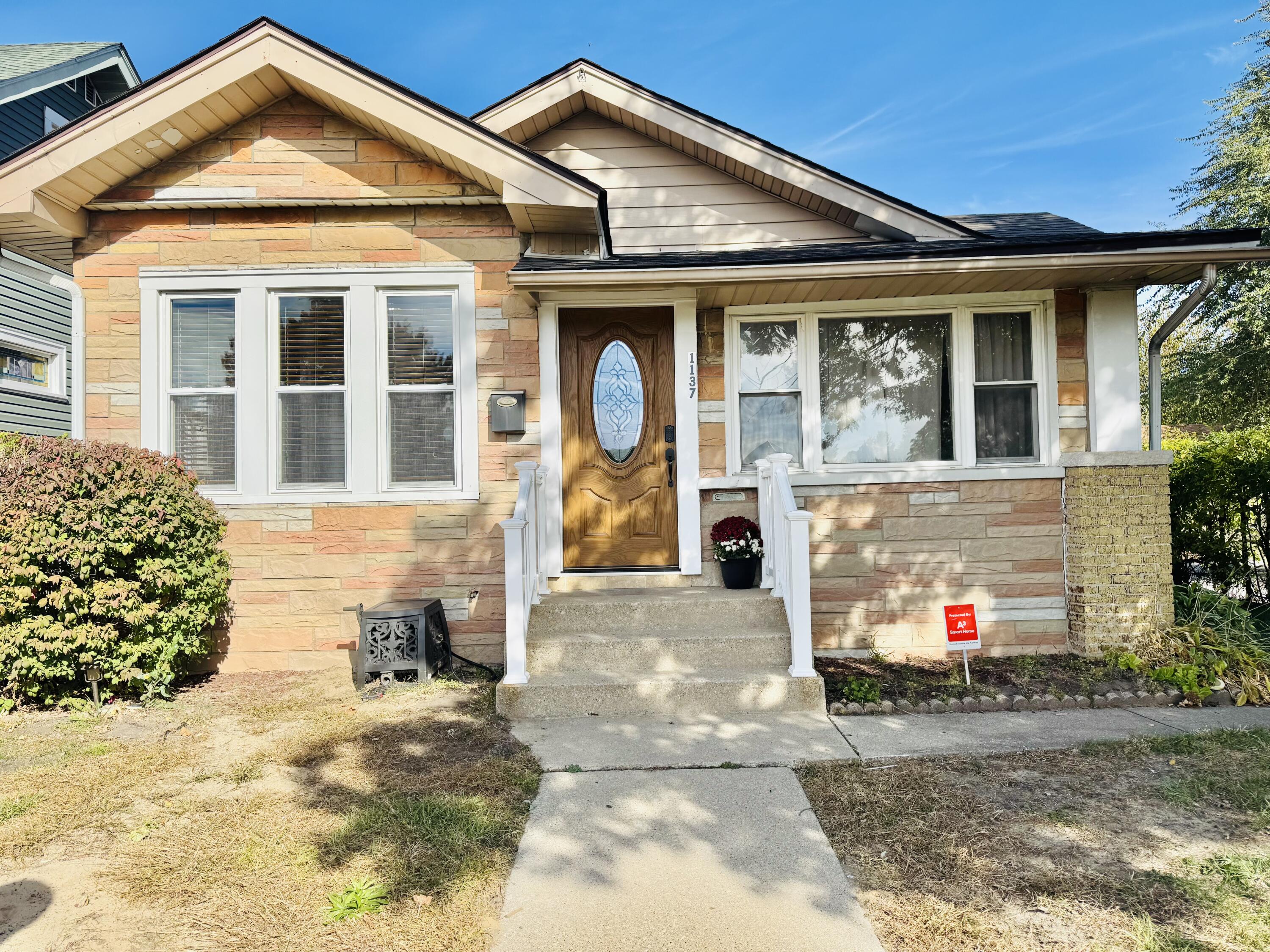 1137 Lyons Street Hammond, IN 46320 - Photo 2 of 28 3000x2250