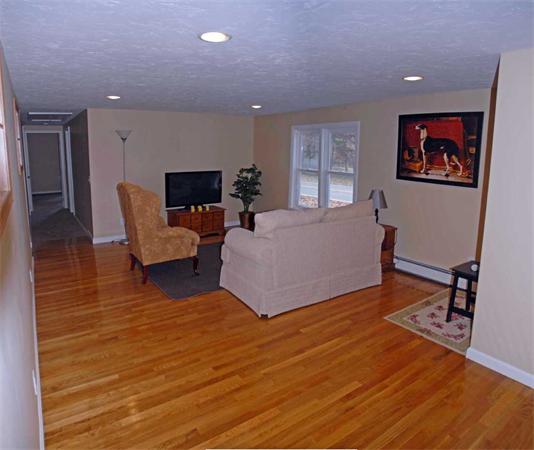 20 Snow Road Grafton, MA 01536 - Photo 3 of 12 Gallery Image 3