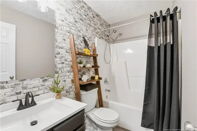 $254,900 | 2212 Sir Michael Drive, Hope Mills, NC 28348