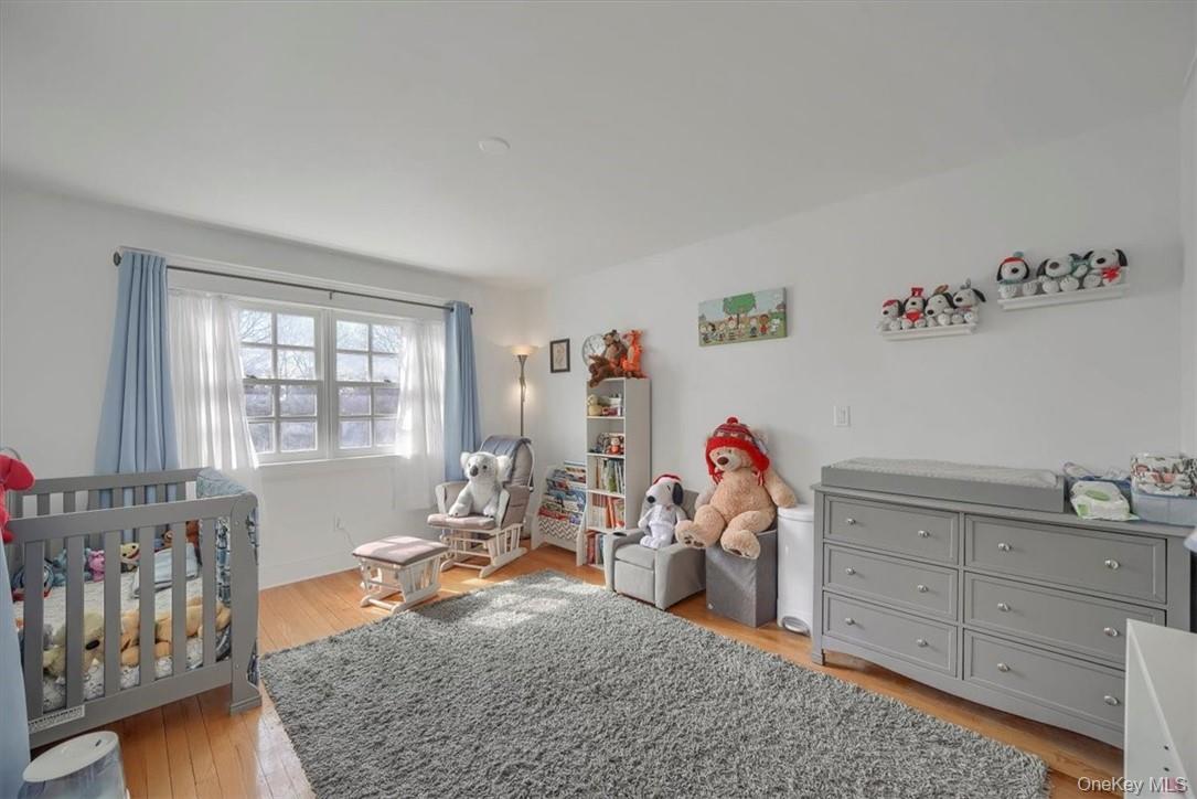 10 High Tor Road New City, NY 10956 - Photo 25 of 33 a living room with furniture