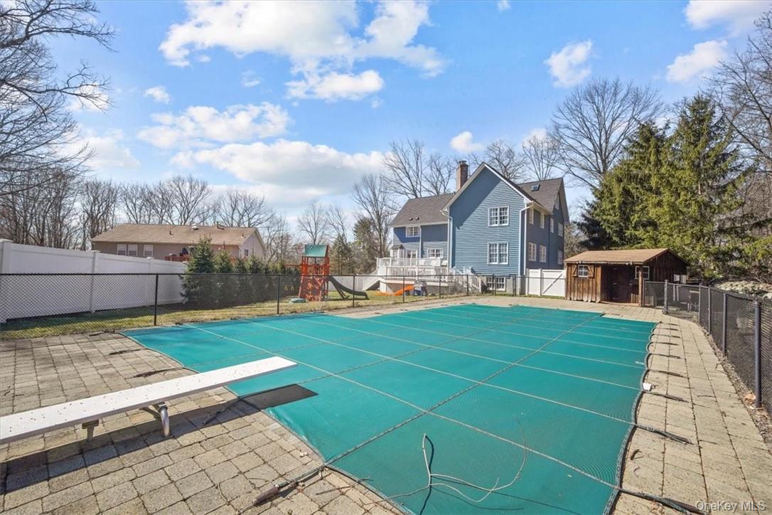 10 High Tor Road New City, NY 10956 - Photo 31 of 33 a front view of a house with garden