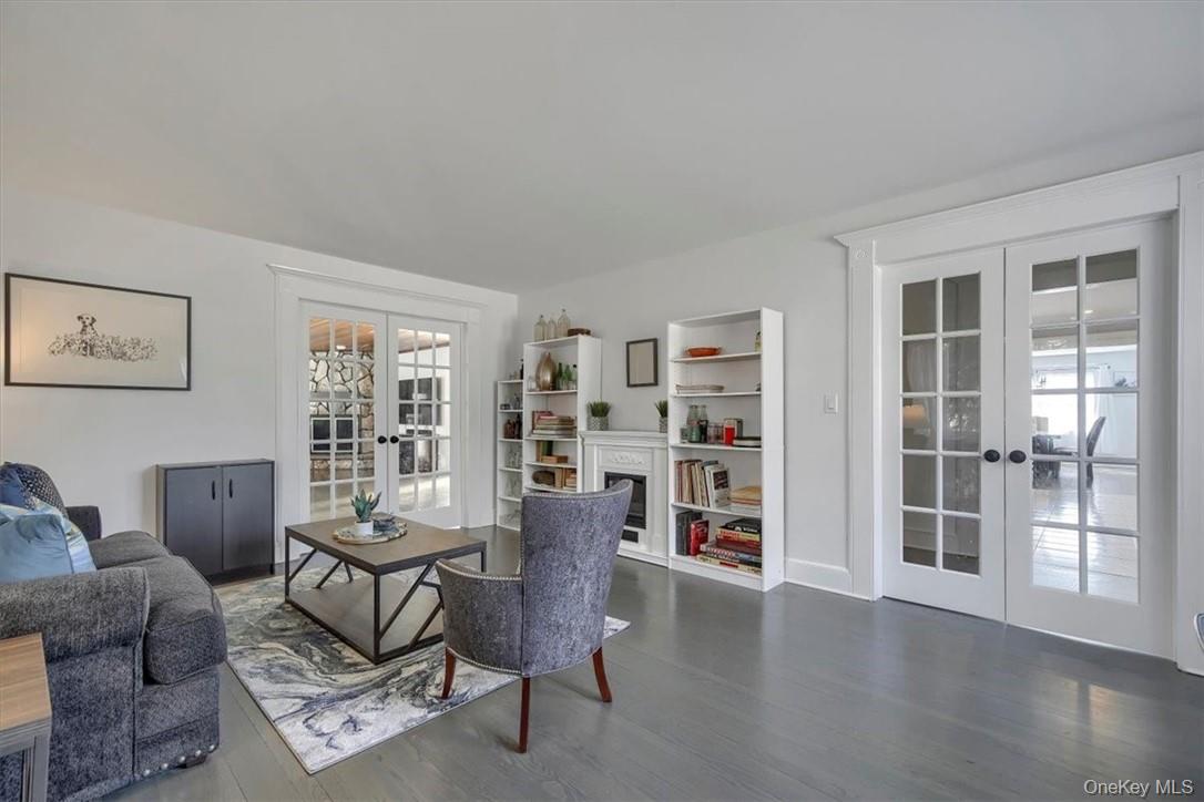 10 High Tor Road New City, NY 10956 - Photo 5 of 33 a living room with furniture and a window