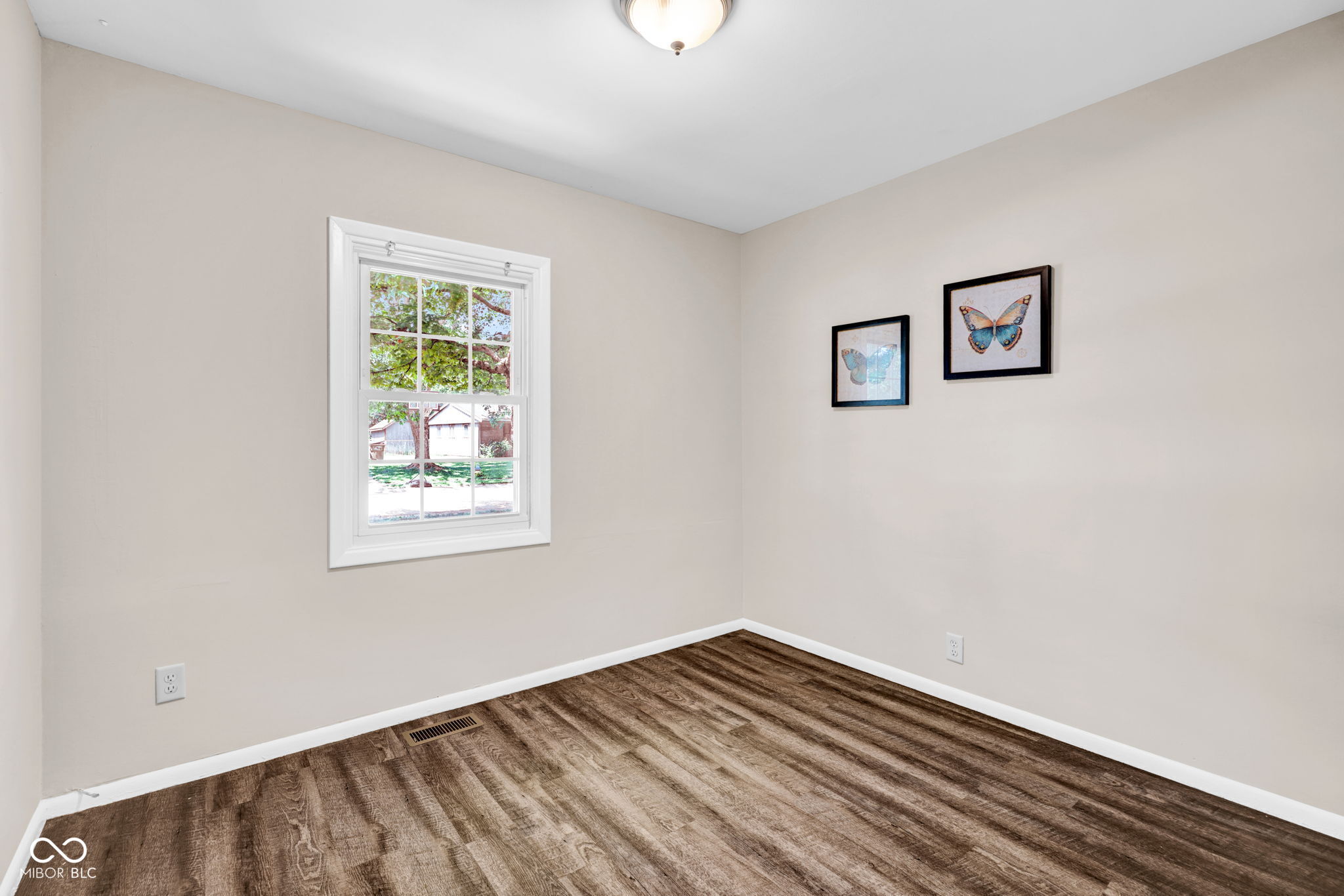 2817 Streamside Drive Columbus, IN 47203 - Photo 11 of 25