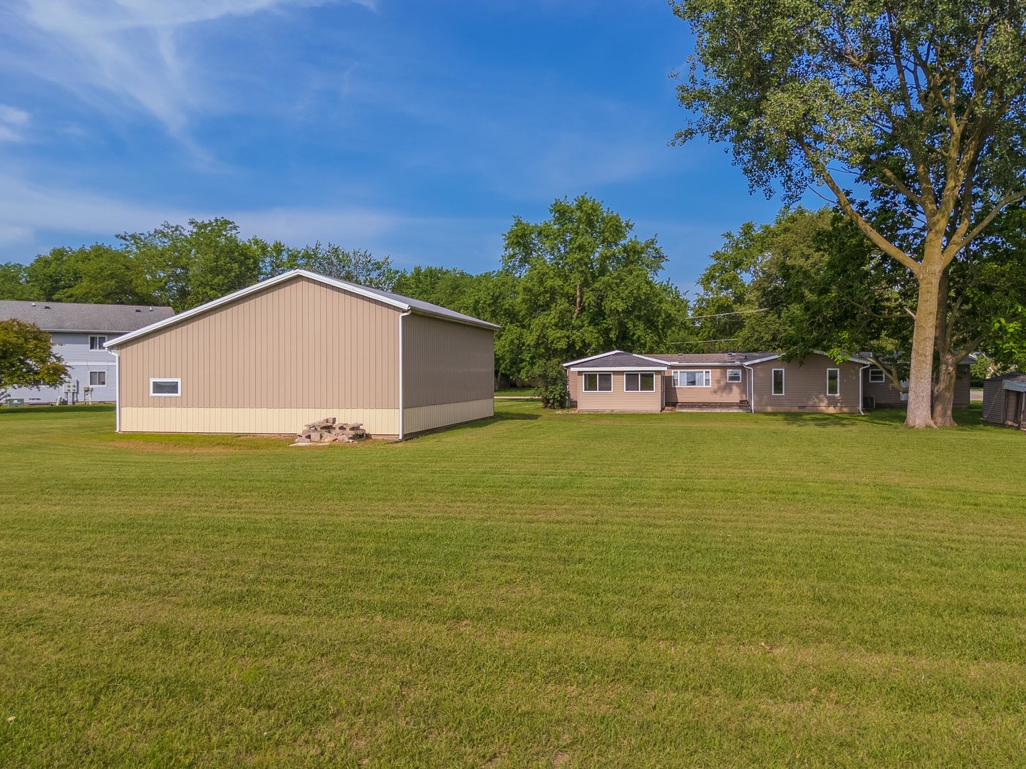 502 South Union Street Dwight, IL 60420 - Photo 4 of 47 a view of a house with a yard