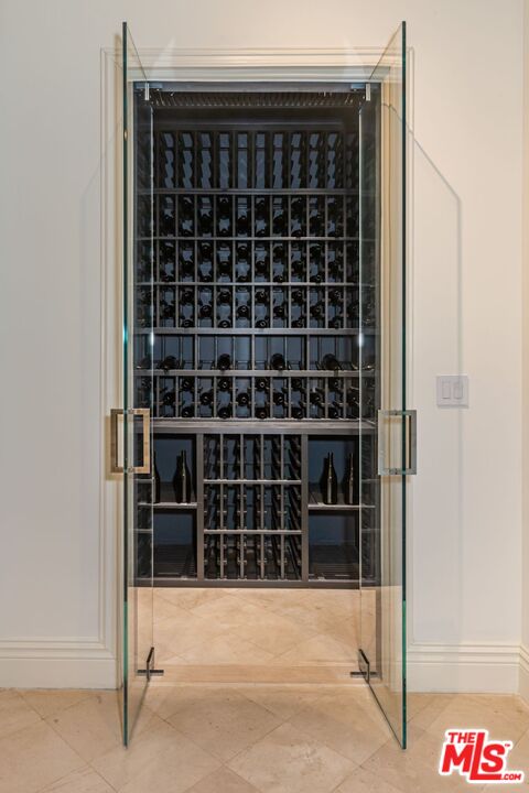 8 Oakmont Drive Los Angeles, CA 90049 - Photo 18 of 46