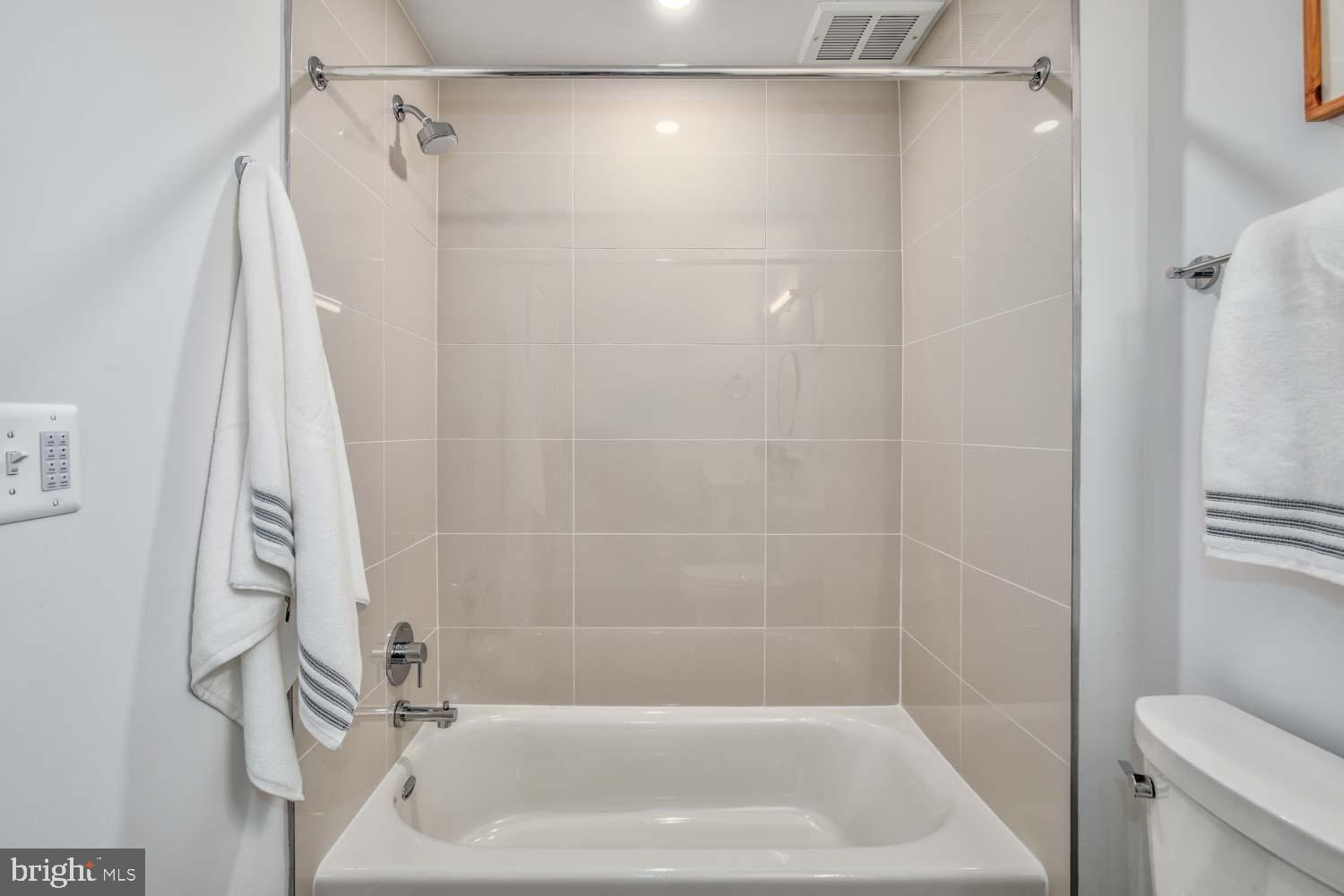 2310 4th Street Northeast, Unit FOUR Washington, DC 20002 - Photo 9 of 18 - photos of similar unit