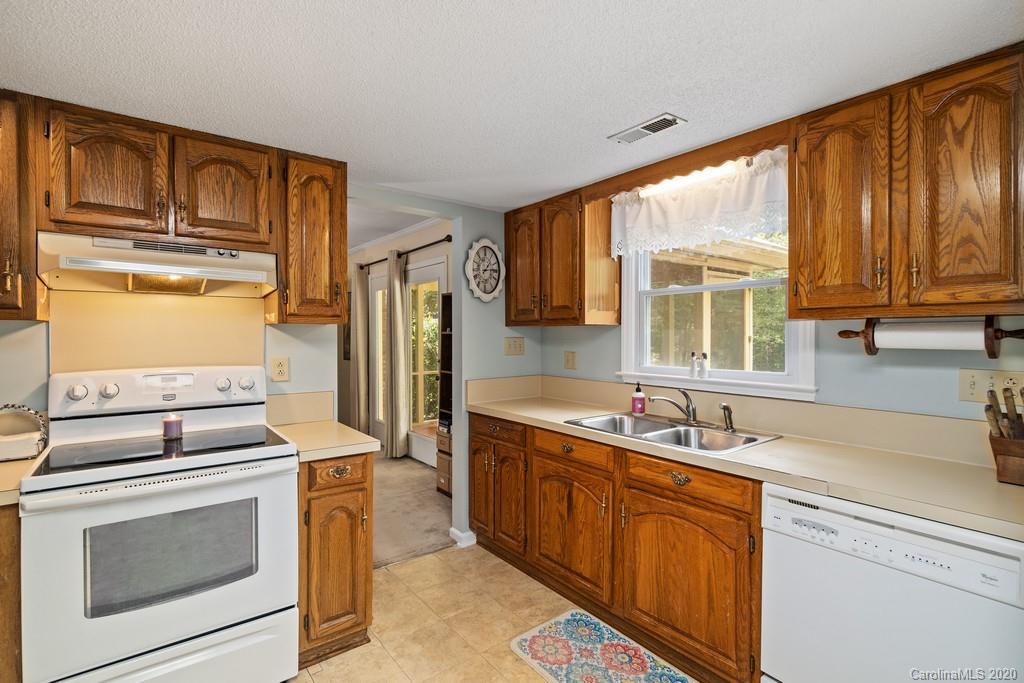 15024 Thomas Road Charlotte, NC 28278 - Photo 8 of 28 Gallery Image 8