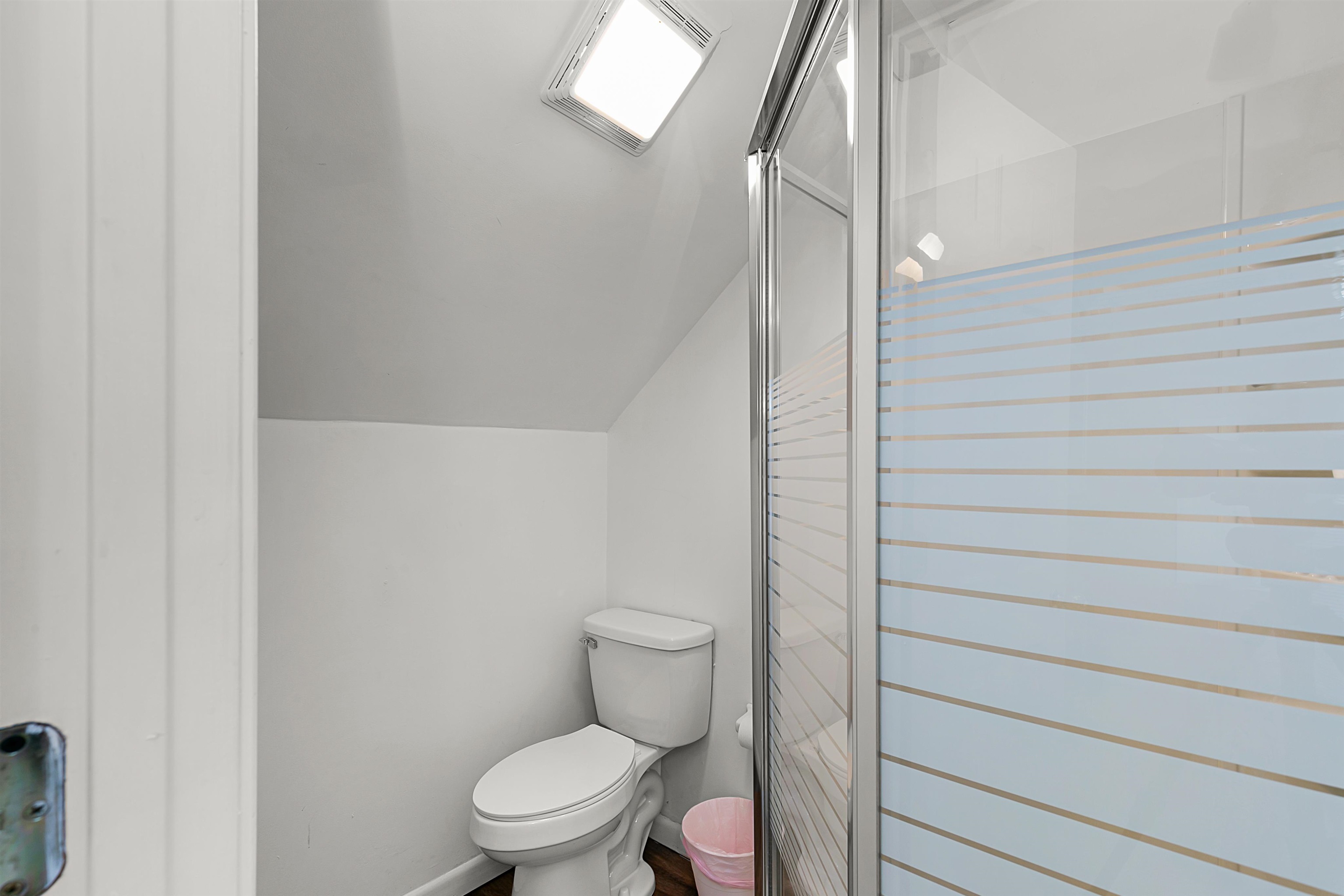 77 Cr 262 Road Iuka, MS 38852 - Photo 14 of 23 Full bathroom with shower on upper level