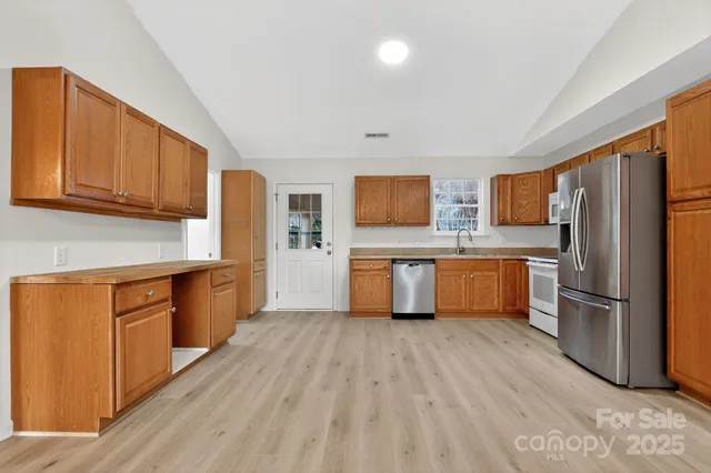 $254,000 | 768 Cannonsburg Drive, Duncan, SC 29334