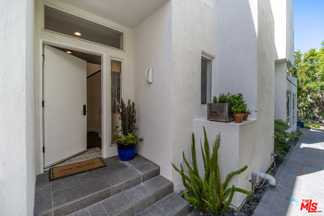 650 Harbor Street, Unit 4 Venice, CA 90291 - Photo 3 of 39