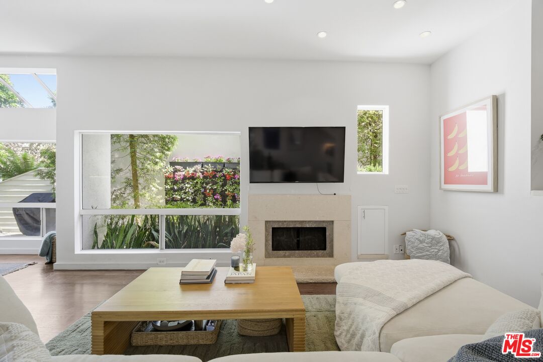 650 Harbor Street, Unit 4 Venice, CA 90291 - Photo 6 of 39
