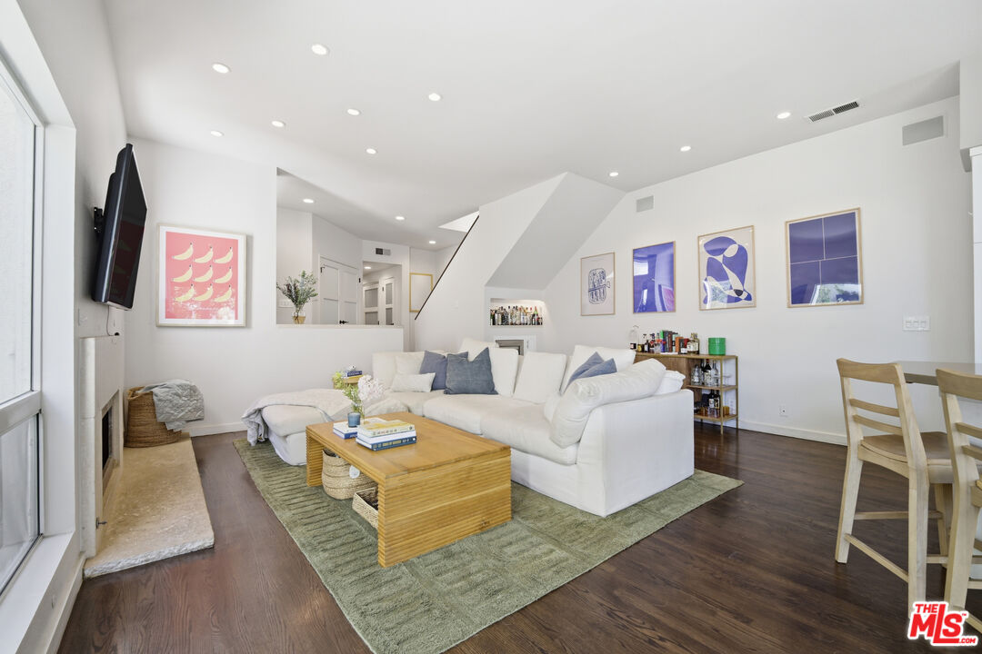 650 Harbor Street, Unit 4 Venice, CA 90291 - Photo 8 of 39