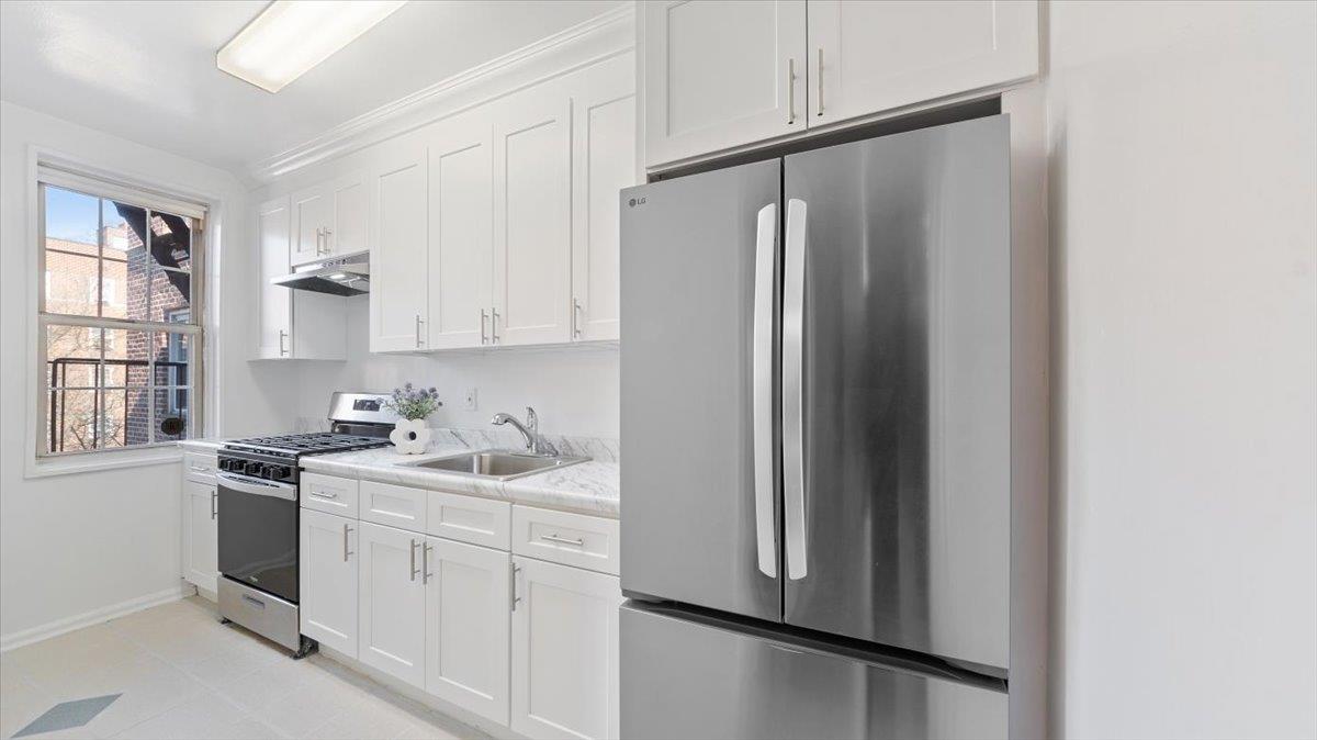 Welcome to B-52 in Fleetwood Park