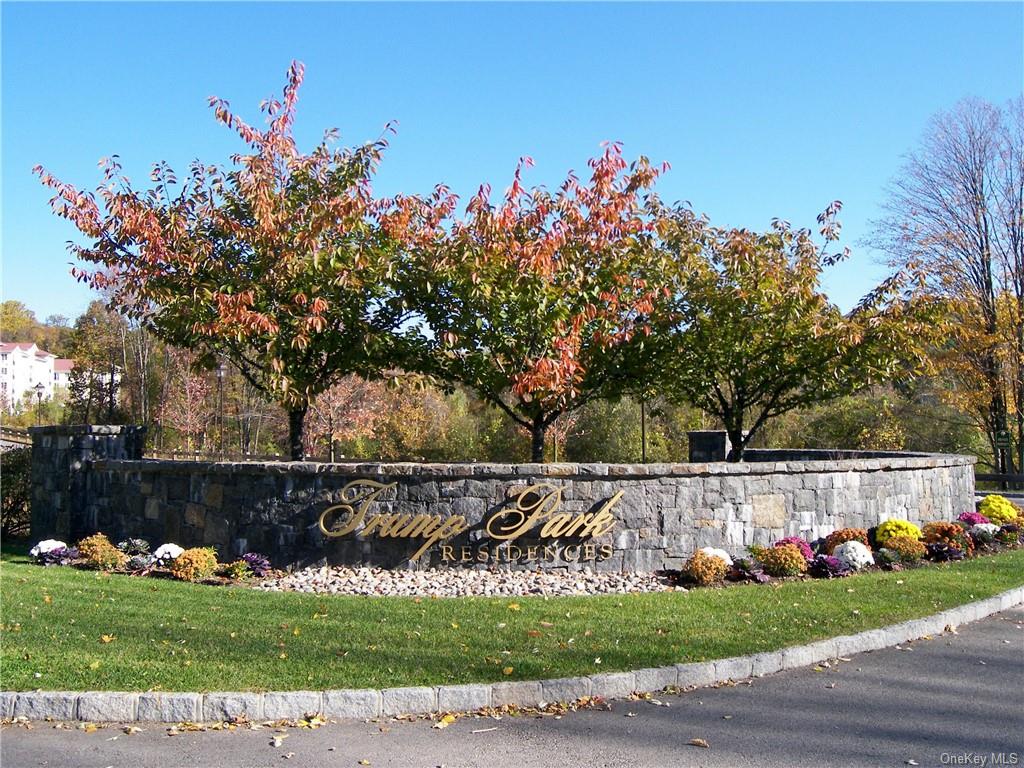 414 Trump Park, Shrub Oak, NY 10588 Compass